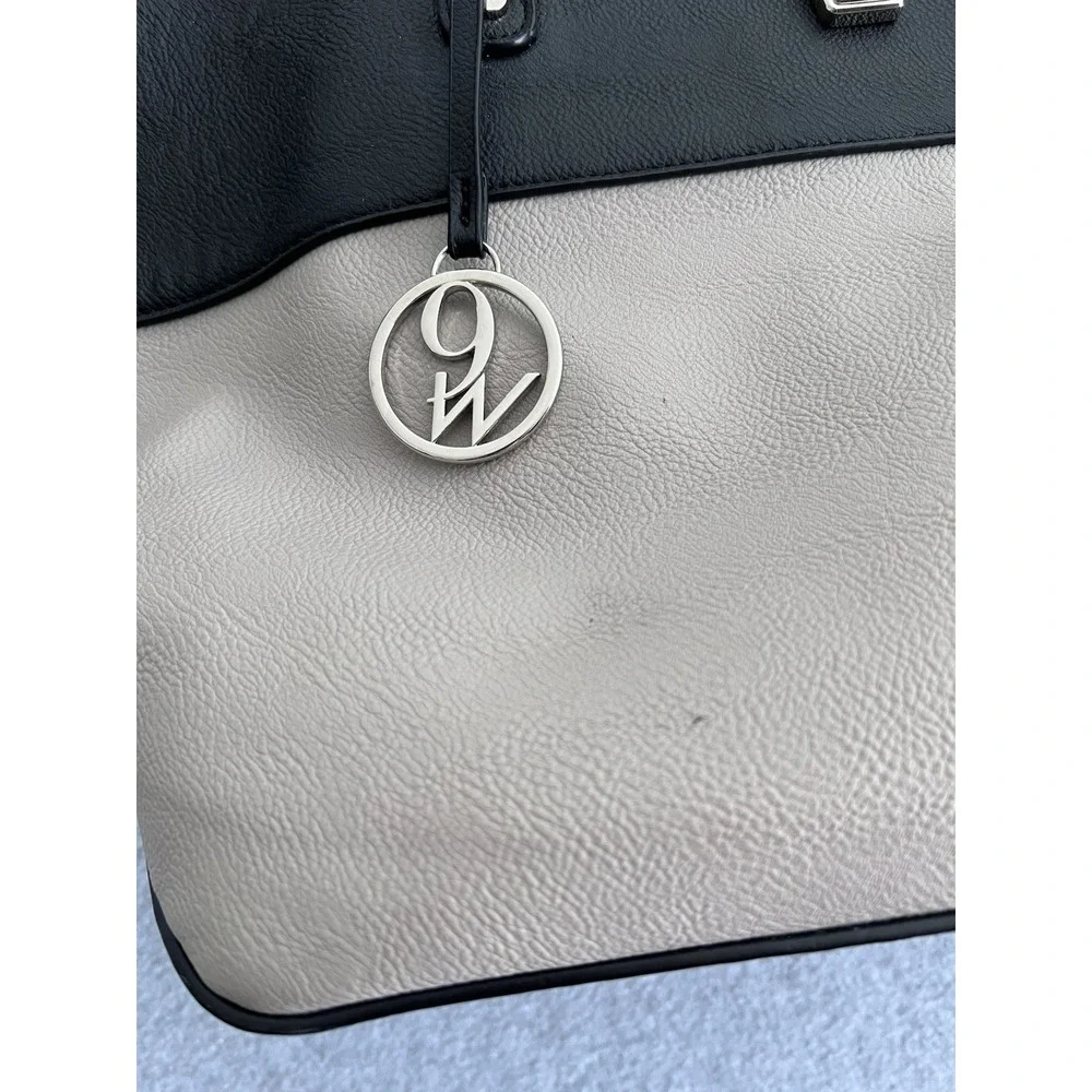 Nine West Handbag PreOwned Condition Black/Beige Padlock Design‎ Faux Leather